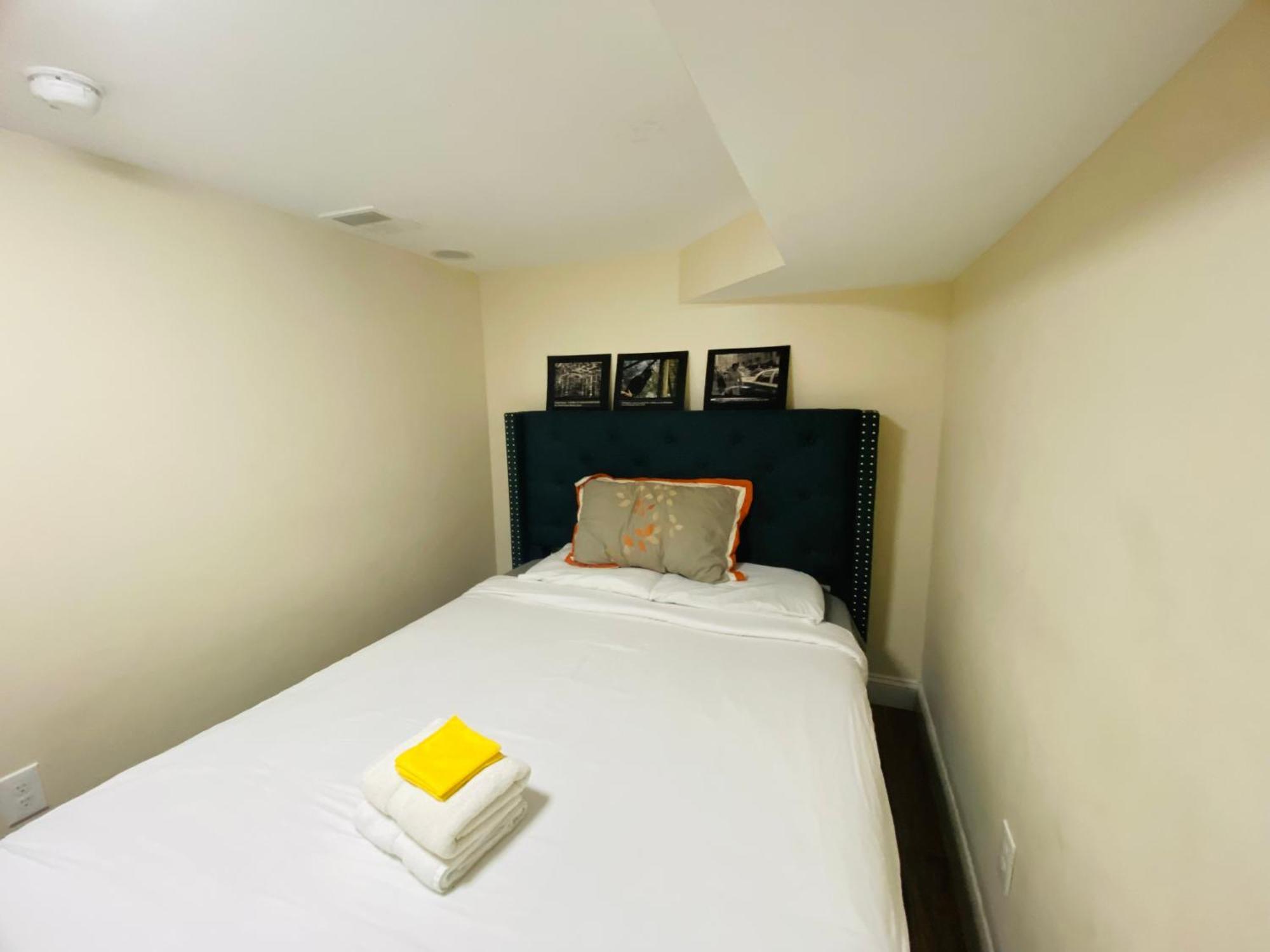 Newly Renovated Guest Rooms Near Transportation Philadelphia Room photo